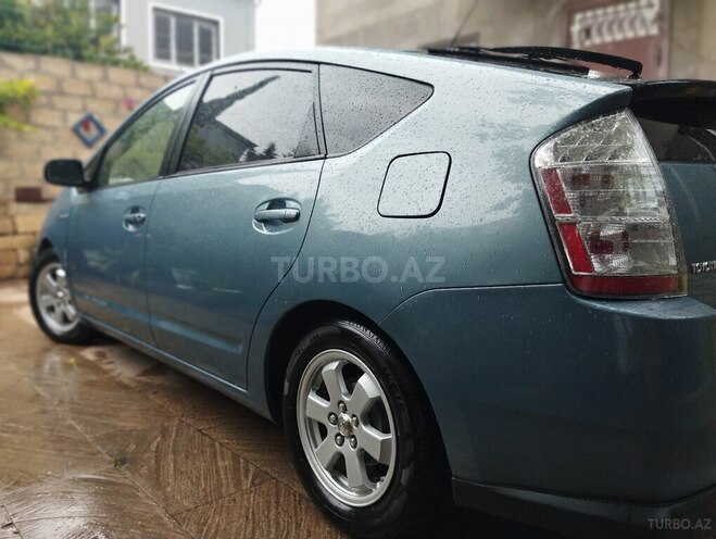 Toyota Prius-5