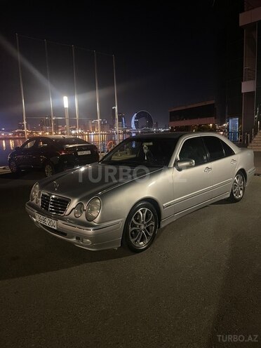 Mercedes E 200-12