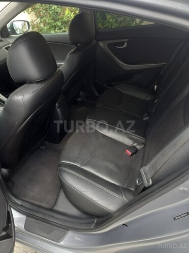 Hyundai Elantra-2
