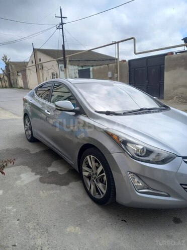 Hyundai Elantra-5