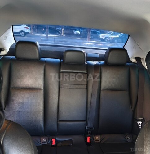 Mercedes E 220 d-7