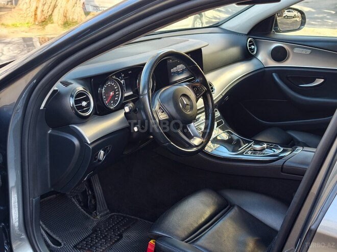 Mercedes E 220 d-9