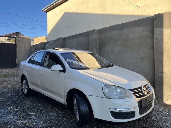 Volkswagen Jetta-1