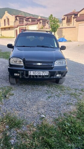 Chevrolet Niva-1