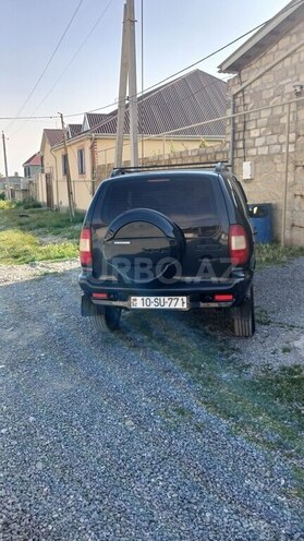 Chevrolet Niva-4