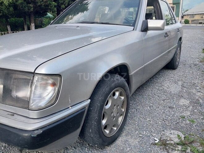 Mercedes 300 D-6