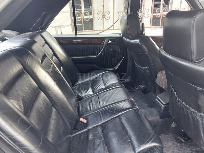 Mercedes 300 D-8