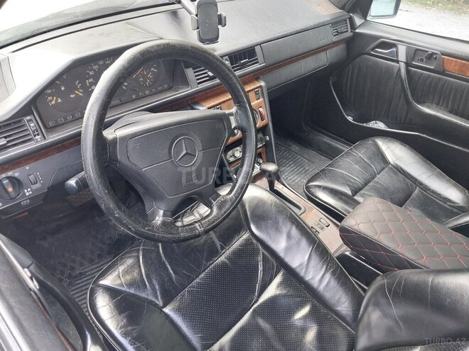 Mercedes 300 D-10