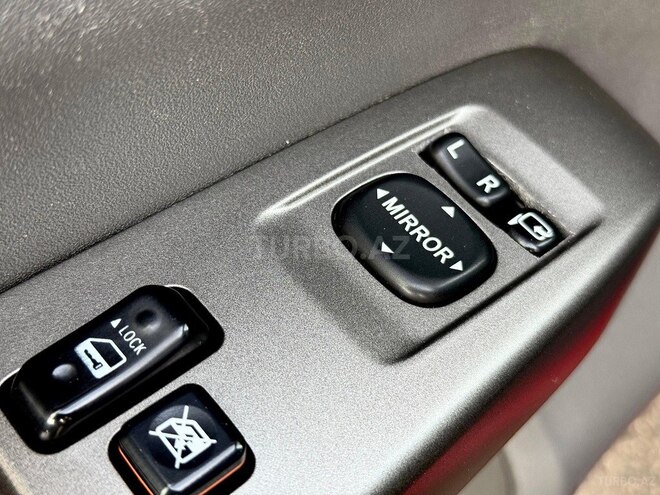 Toyota Prius-16
