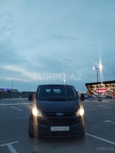 Ford Tourneo Custom-1