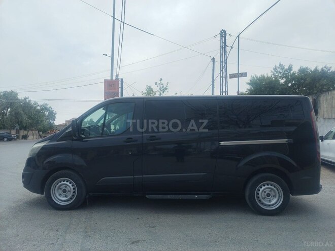 Ford Tourneo Custom-11