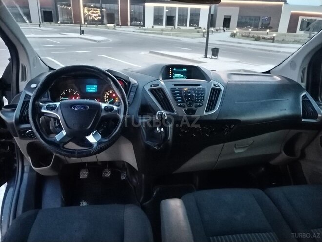 Ford Tourneo Custom-3