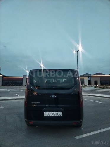 Ford Tourneo Custom-2