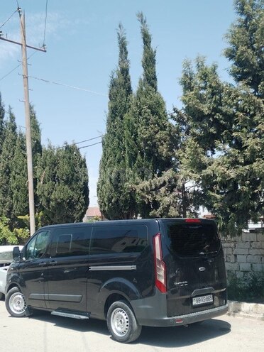 Ford Tourneo Custom-4