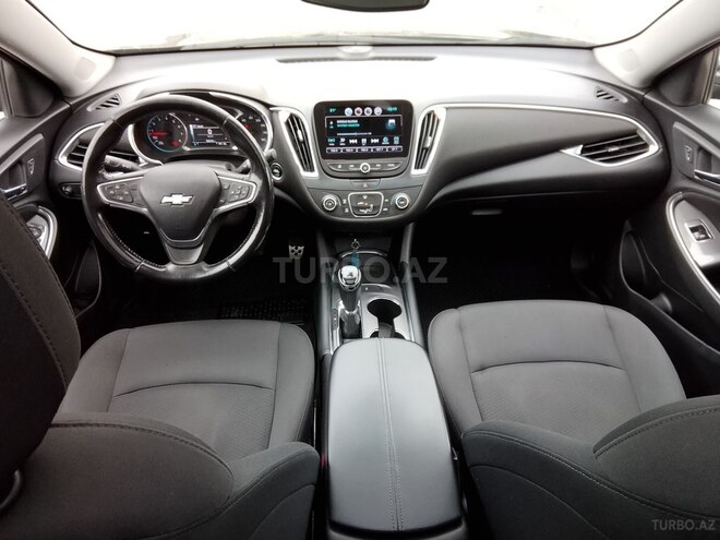 Chevrolet Malibu-8