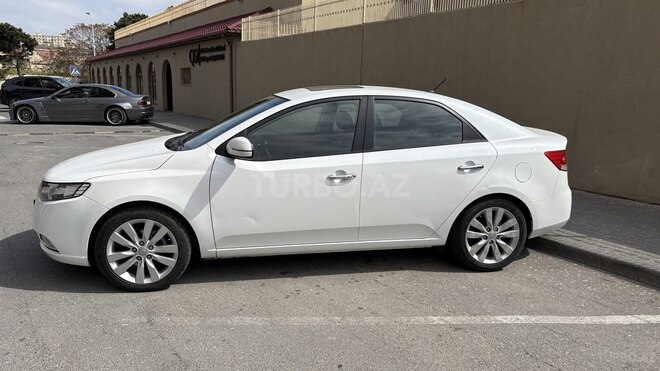 Kia Cerato-5