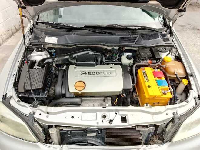 Opel Astra-11