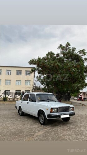 LADA (VAZ) 2107-2