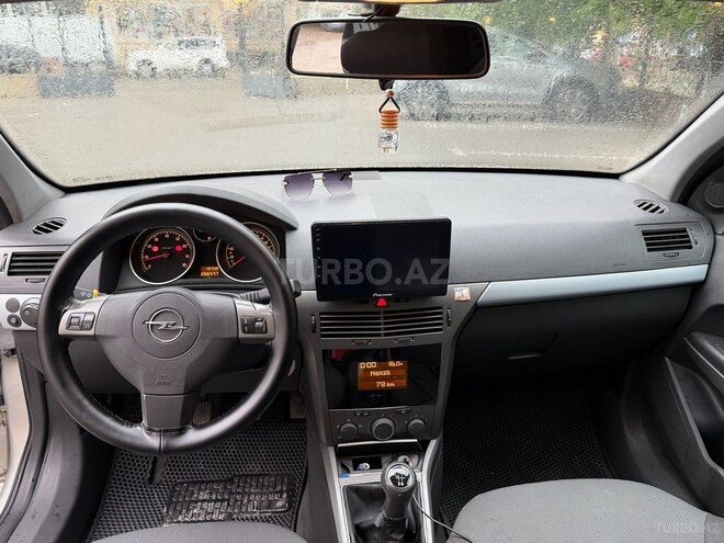 Opel Astra-10