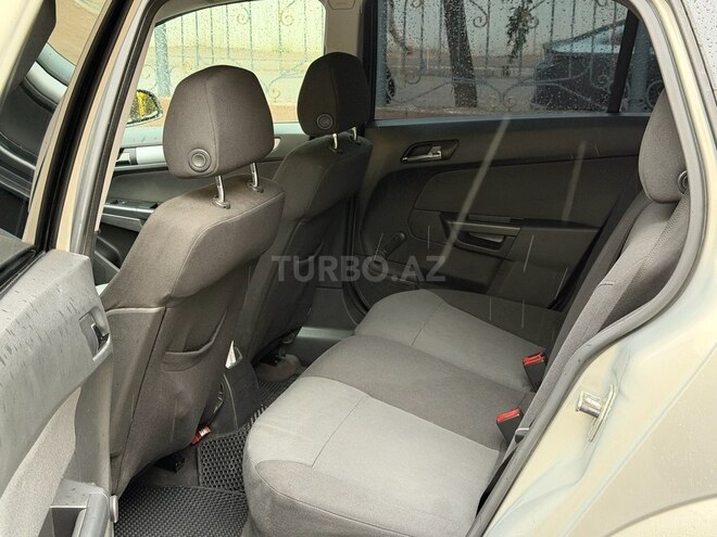 Opel Astra-11