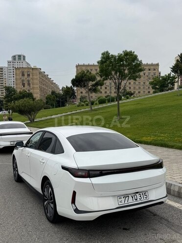 Changan Qiyuan A05-3