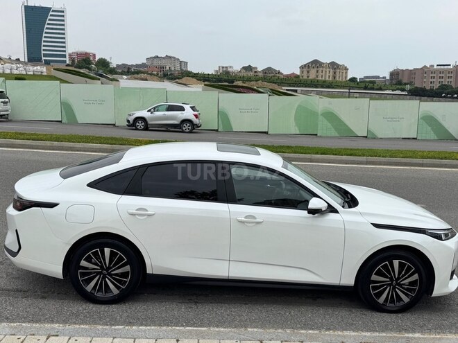 Changan Qiyuan A05-6