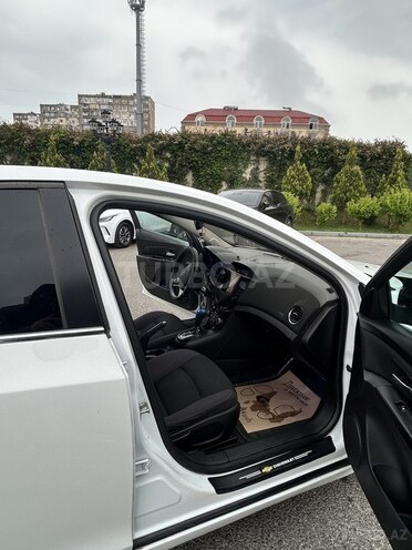 Chevrolet Cruze-11