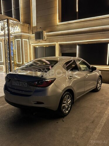 Toyota Yaris iA-5