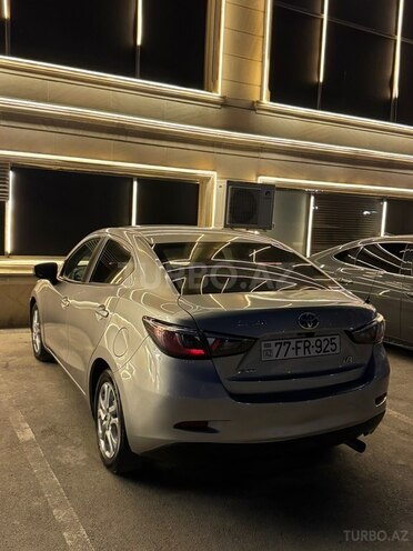 Toyota Yaris iA-4