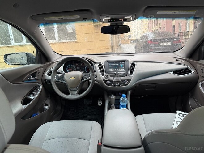 Chevrolet Malibu-8