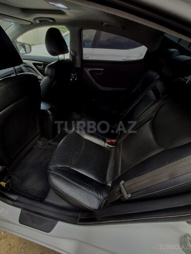 Hyundai Elantra-7