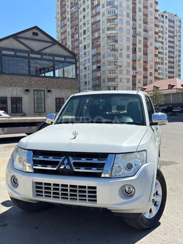 Mitsubishi Pajero-1