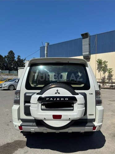 Mitsubishi Pajero-3