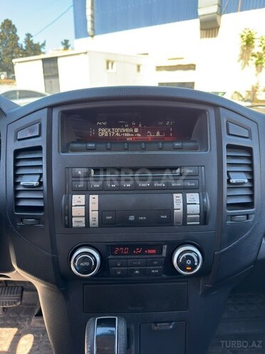 Mitsubishi Pajero-10