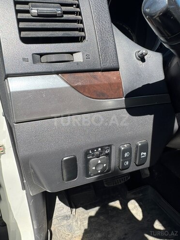 Mitsubishi Pajero-12
