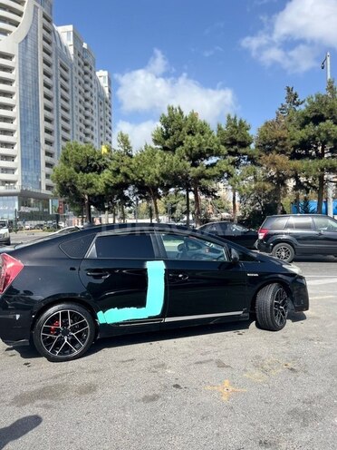 Toyota Prius-3