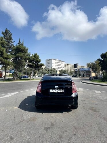 Toyota Prius-8