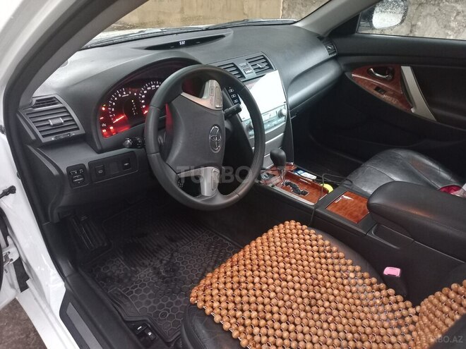 Toyota Camry-8