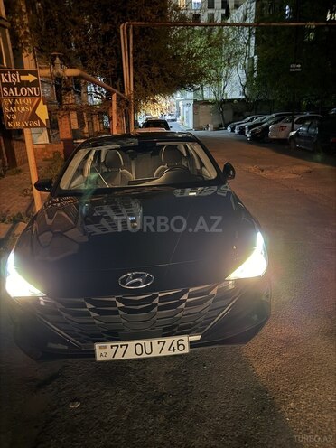 Hyundai Elantra-8
