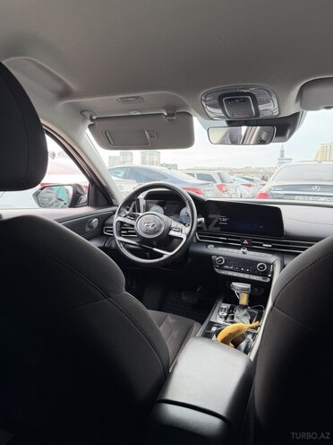 Hyundai Elantra-6