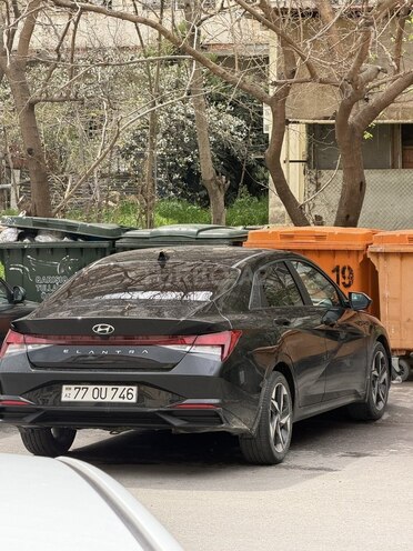Hyundai Elantra-4