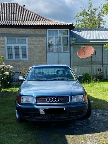 Audi 100-1