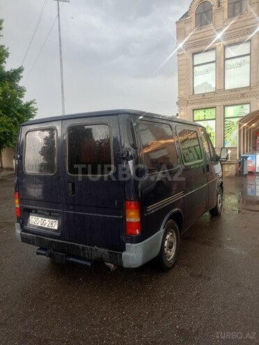 Ford Transit-3
