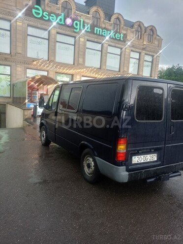 Ford Transit-4