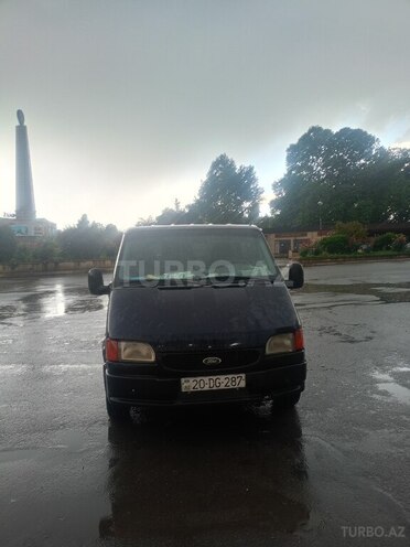 Ford Transit-1