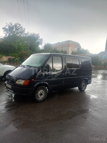 Ford Transit-5