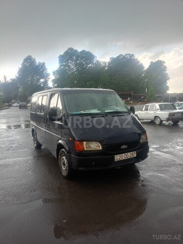 Ford Transit-6