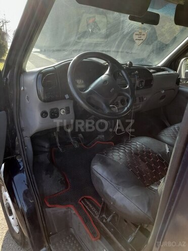 Ford Transit-7