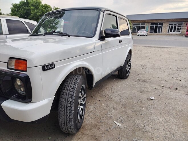 LADA (VAZ) Niva-6
