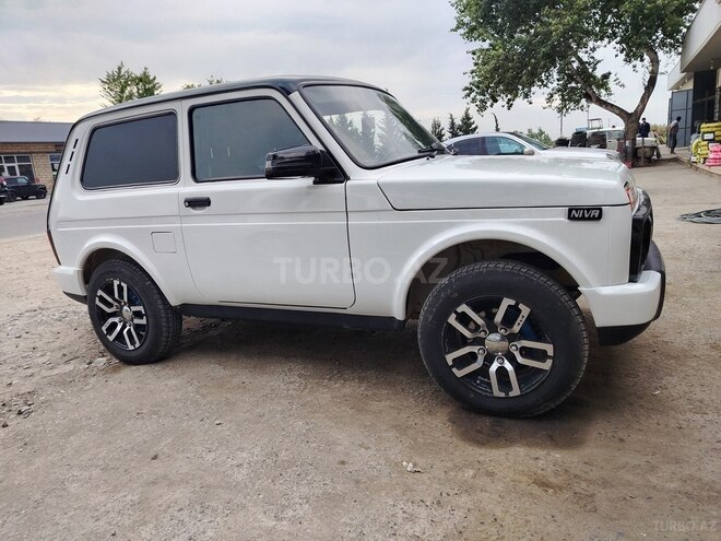 LADA (VAZ) Niva-2